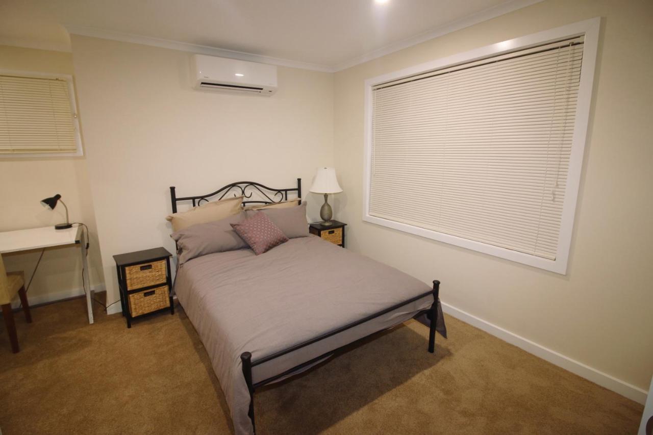 Silver House - Melbourne Airport Accommodation 외부 사진