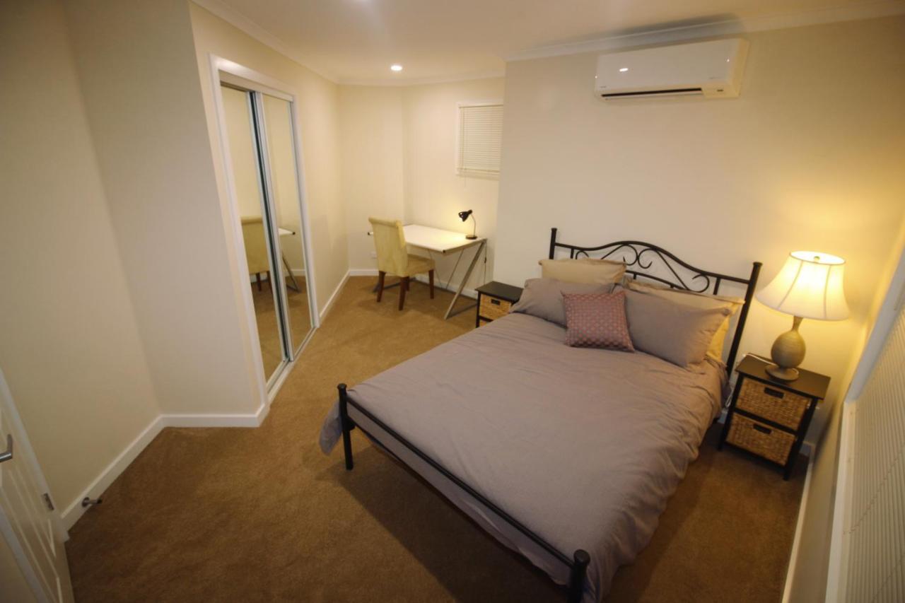 Silver House - Melbourne Airport Accommodation 외부 사진
