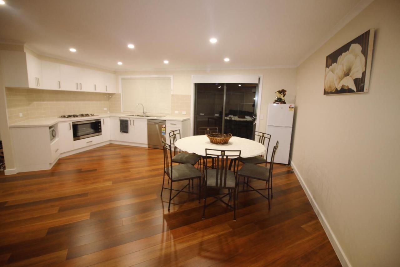 Silver House - Melbourne Airport Accommodation 외부 사진