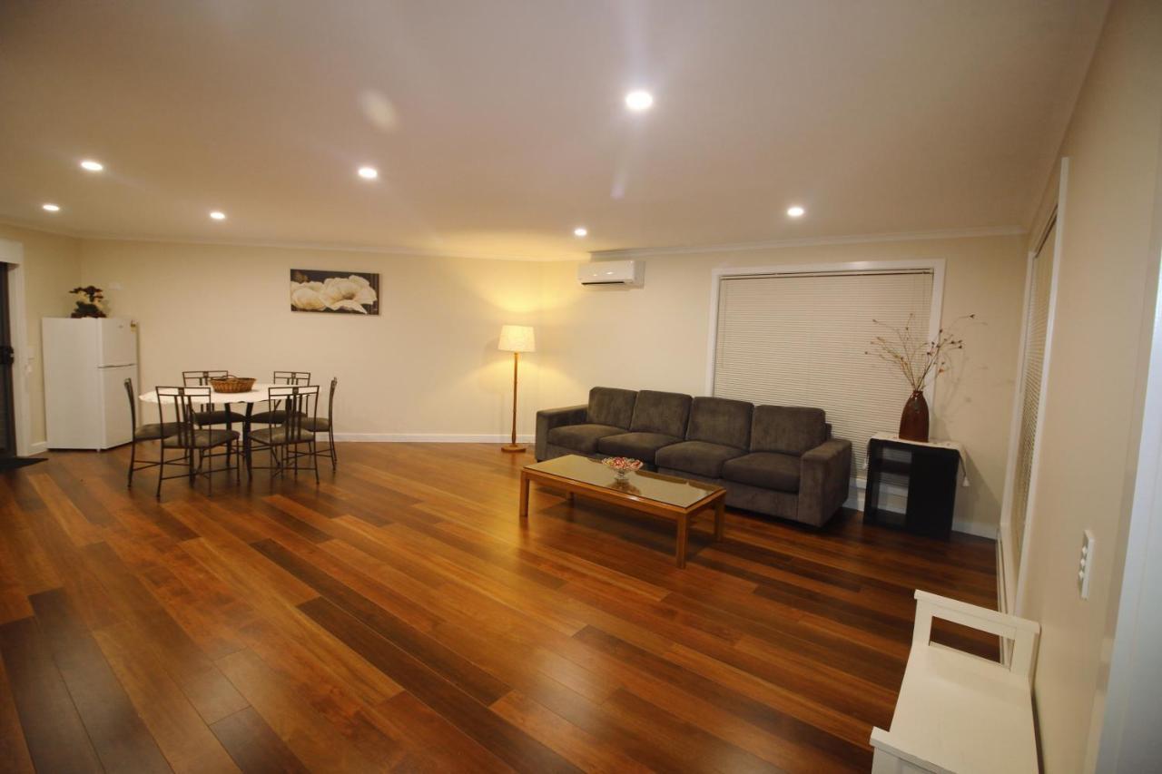 Silver House - Melbourne Airport Accommodation 외부 사진
