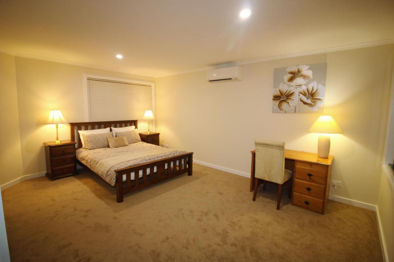 Silver House - Melbourne Airport Accommodation 외부 사진