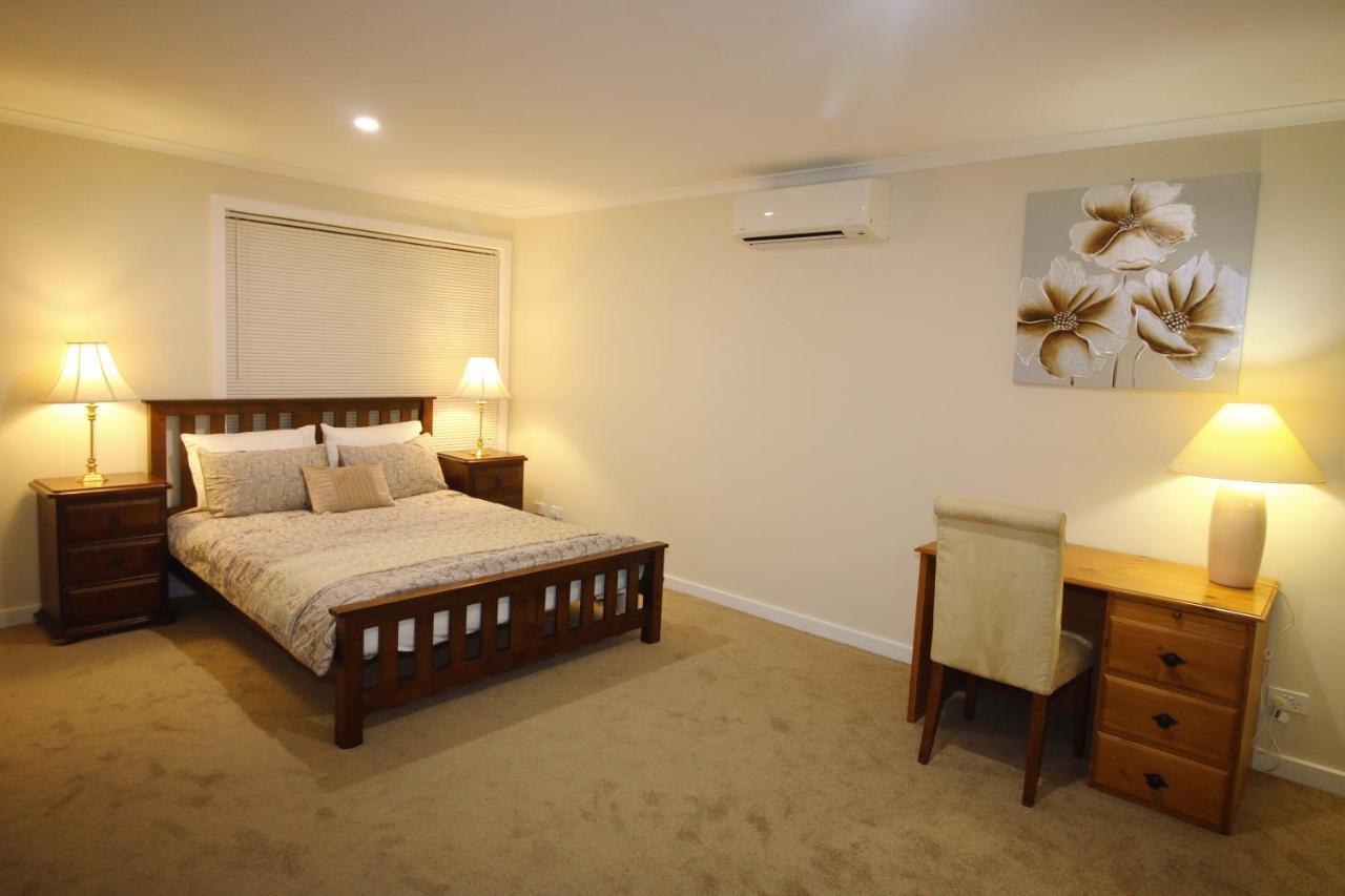 Silver House - Melbourne Airport Accommodation 외부 사진