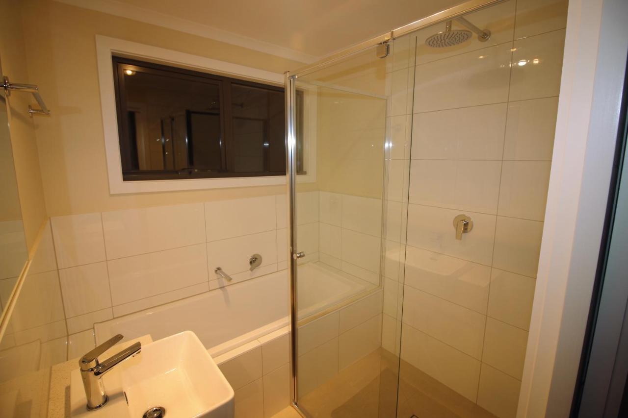 Silver House - Melbourne Airport Accommodation 외부 사진