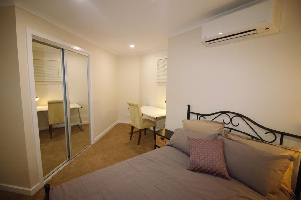 Silver House - Melbourne Airport Accommodation 외부 사진